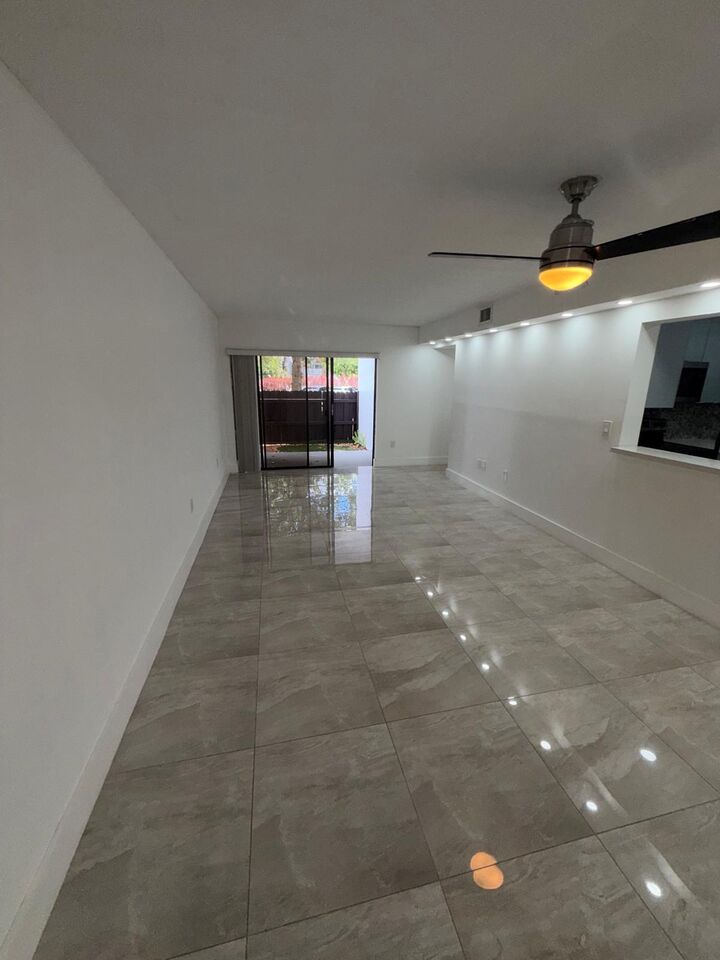 Property Photo:  9405 Fontainebleau Boulevard 109  FL 33172 