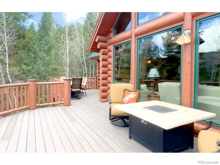 Property Photo:  1490 Hummingbird Drive  CO 80517 
