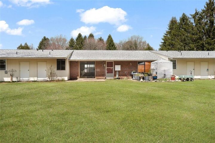 Property Photo:  47 Kingsland Court 6B  RI 02813 