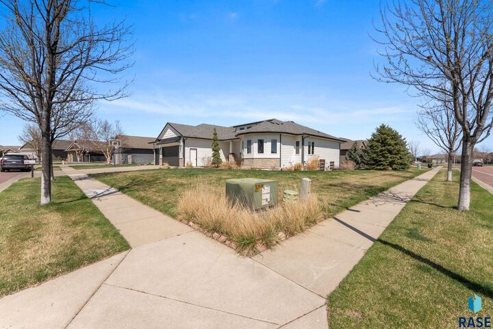 Property Photo:  8608 S Carver Cir  SD 57108 