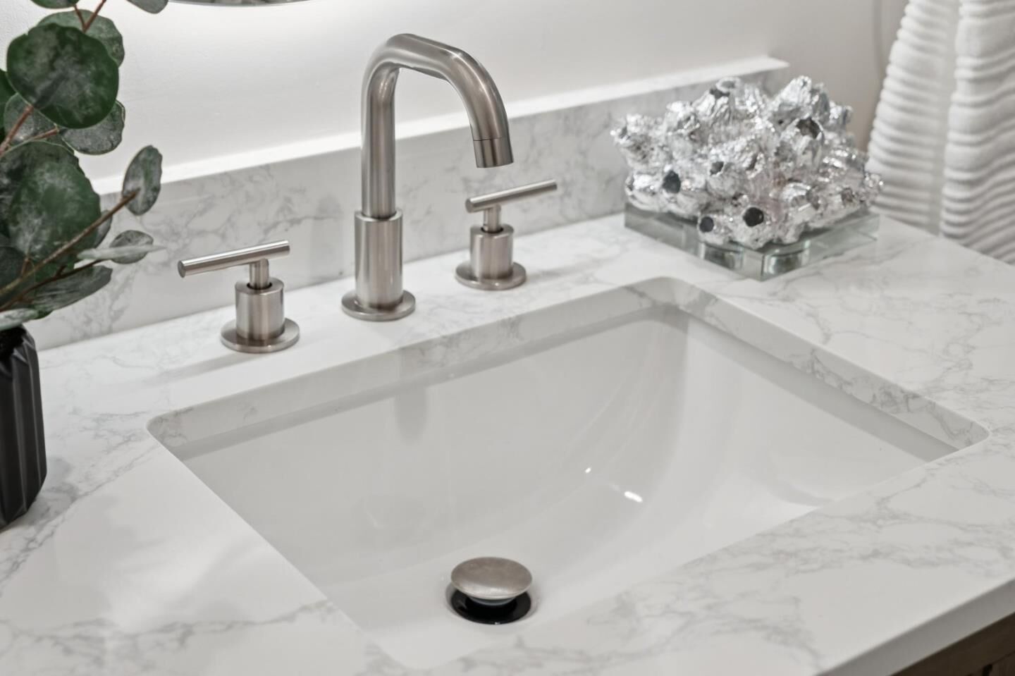 Property Photo:  215 Lauella Court  CA 94041 