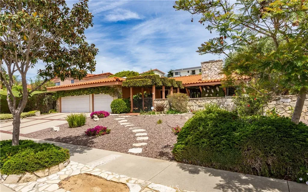 Property Photo:  30146 Via Rivera  CA 90275 