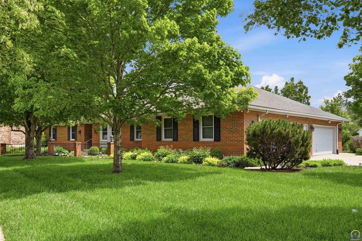 Property Photo:  4246 SW Colly Creek Ct  KS 66610 