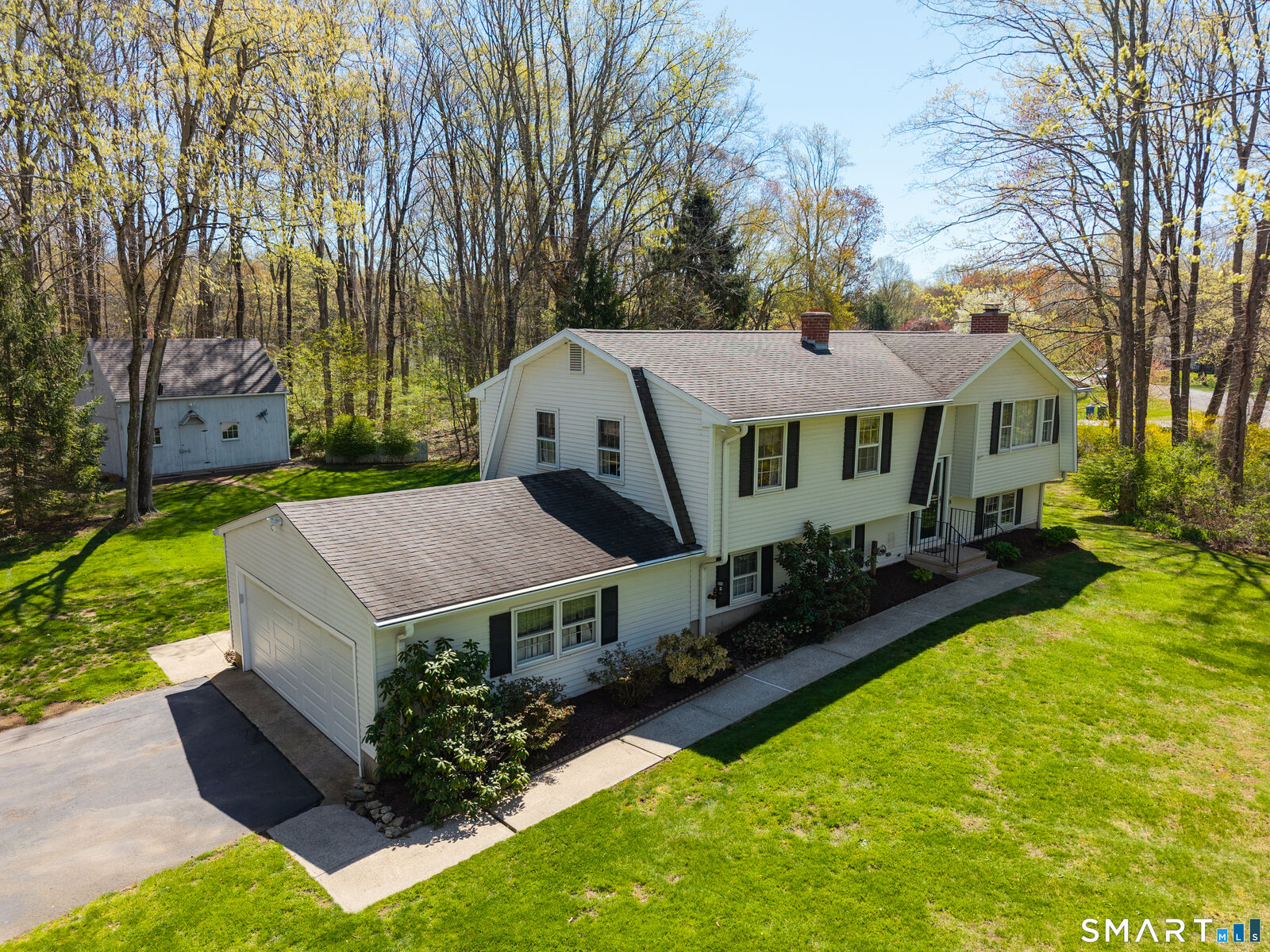 Property Photo:  53 Driftwood Lane  CT 06437 