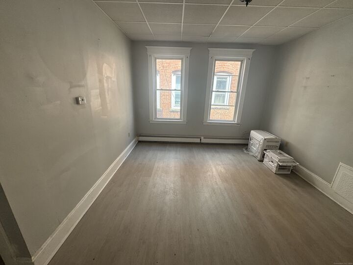 Property Photo:  160 Lawrence Street  CT 06106 