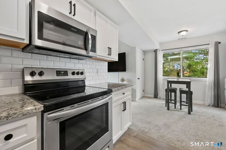 Property Photo:  5 Van Zant Street 1  CT 06855 