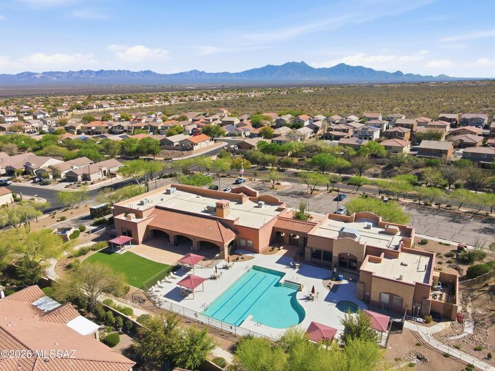 Property Photo: 553 W Calle Media Luz AZ 85629