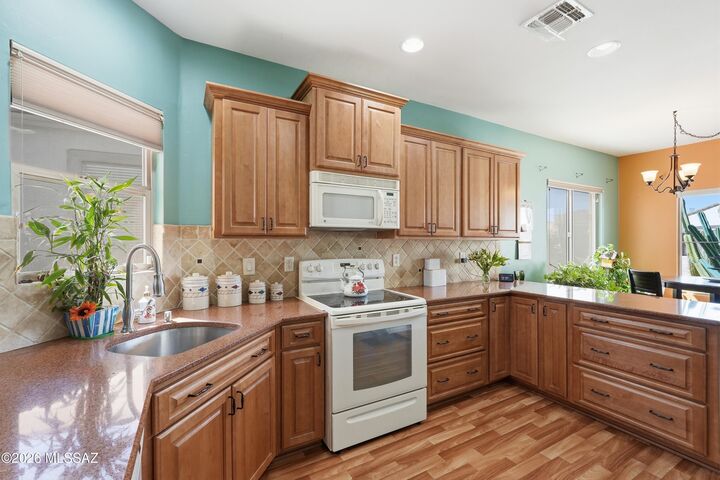 Property Photo: 553 W Calle Media Luz AZ 85629