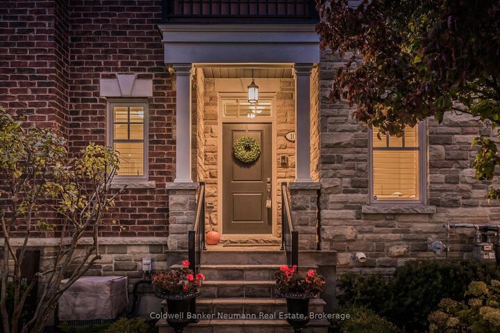 Photo de la propriété:  2061 Maria Street 10  ON L7R 0B5 