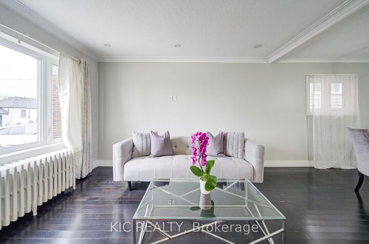 Property Photo: 35 Montcalm Avenue ON M6E 4N2
