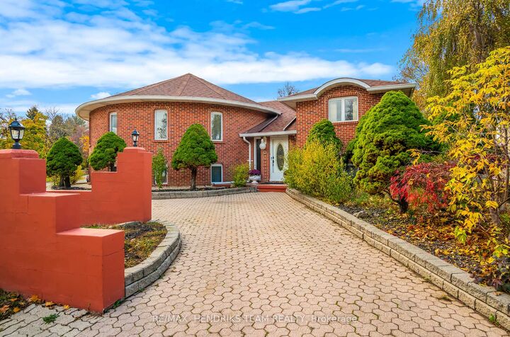 Property Photo: 85 Westgate Park Drive ON L2N 5X1