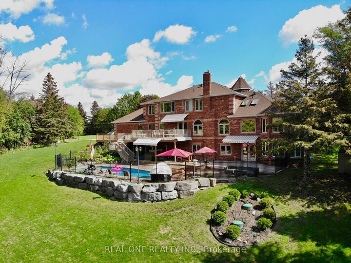 Property Photo: 12 Jarvis Avenue ON L4G 6W8