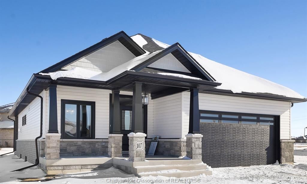 Property Photo: 107 McKenzie Court ON N7L 0G7
