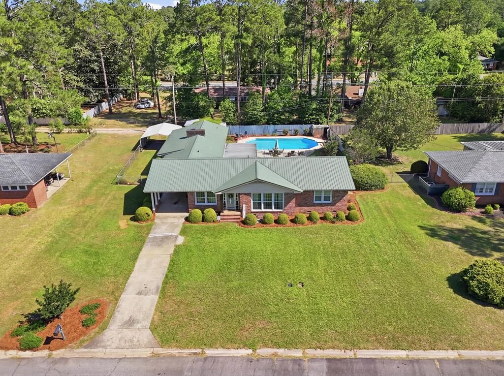 Property Photo:  511 E 25th Avenue  GA 31015 