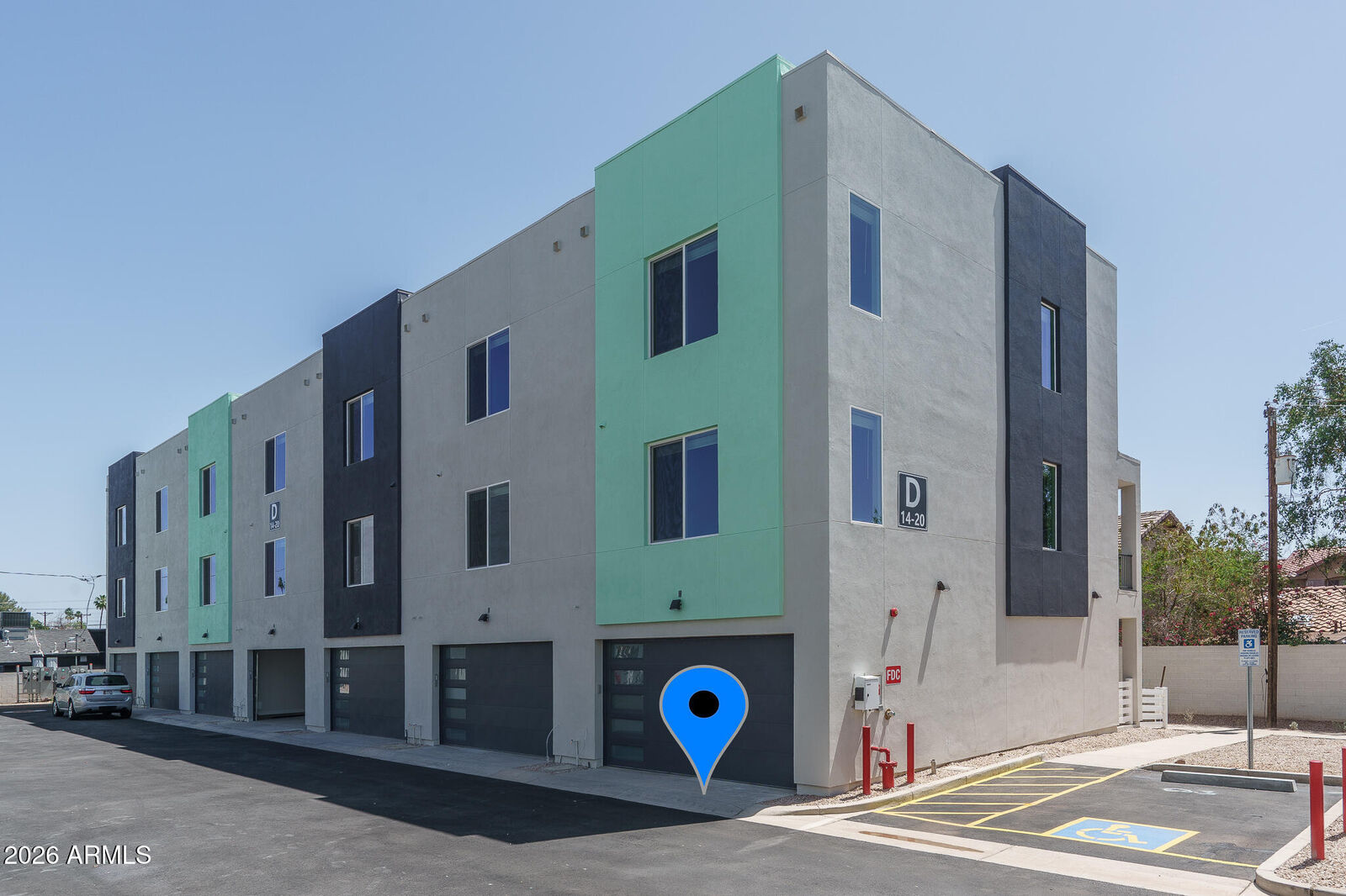 Property Photo:  2601 E Clarendon Avenue 14  AZ 85016 