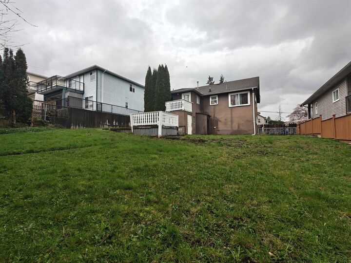 Property Photo: 370 Hospital Street BC V3L 3L4