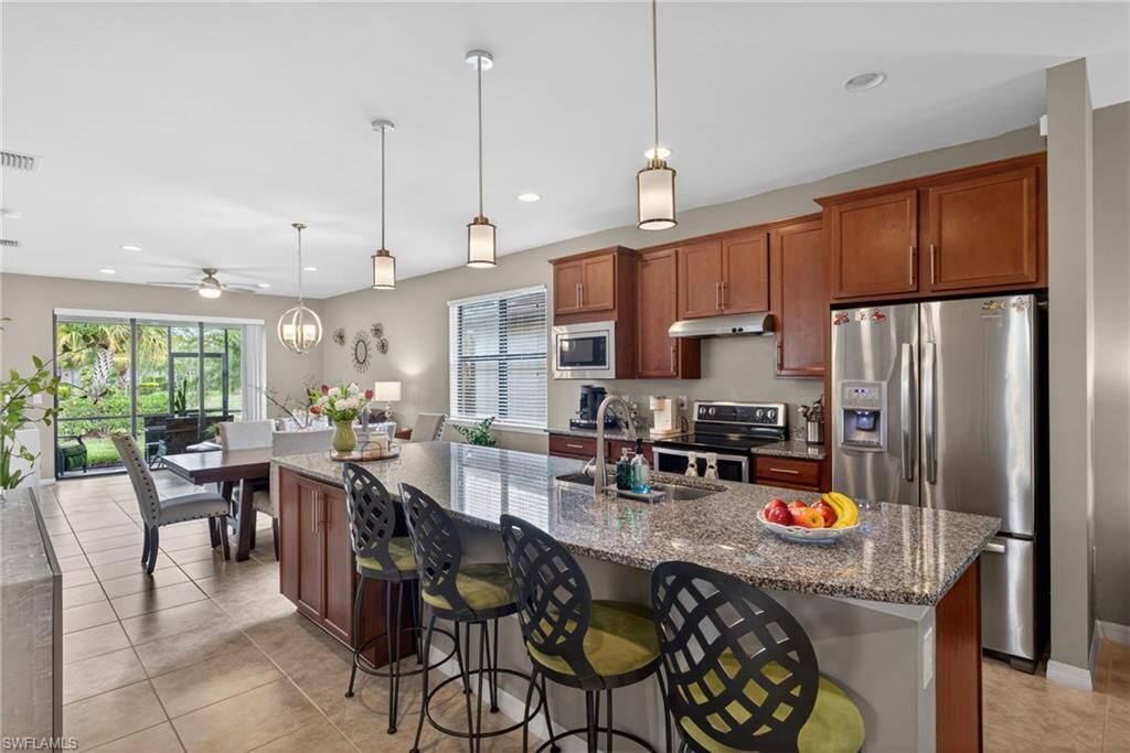 Property Photo:  10894 Glenhurst St  FL 33913 