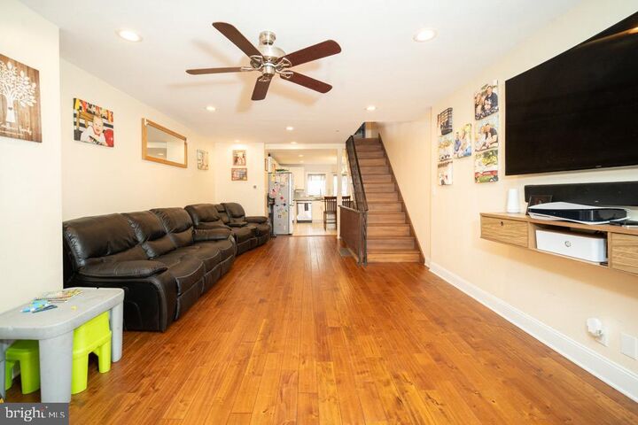 Property Photo:  237 Mifflin Street  PA 19148 