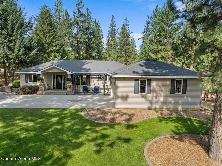 Property Photo:  6910 N Harvard Rd  WA 99025 