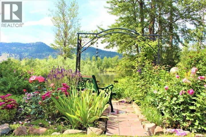 Property Photo: 415 Commonwealth Road 1121 BC V4V 2M4