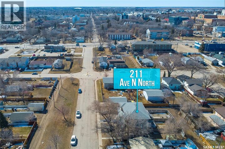 Property Photo:  211 N Avenue N  SK S7L 2T2 
