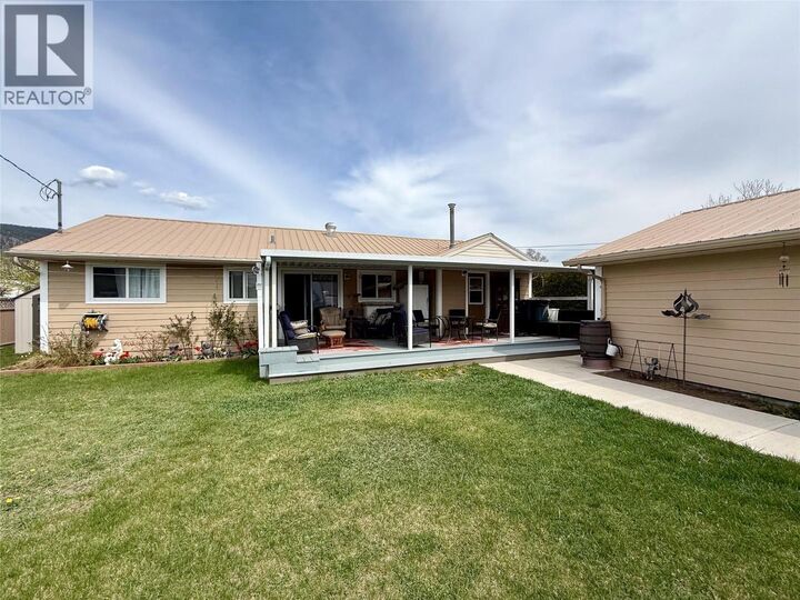 Property Photo:  2276 Mamette Avenue  BC V1K 1B8 