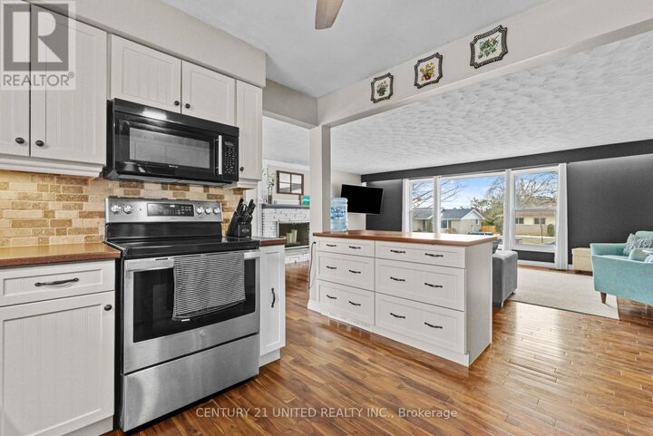 Photo de la propriété:  1277 Olympus Avenue  ON K9H 6V9 