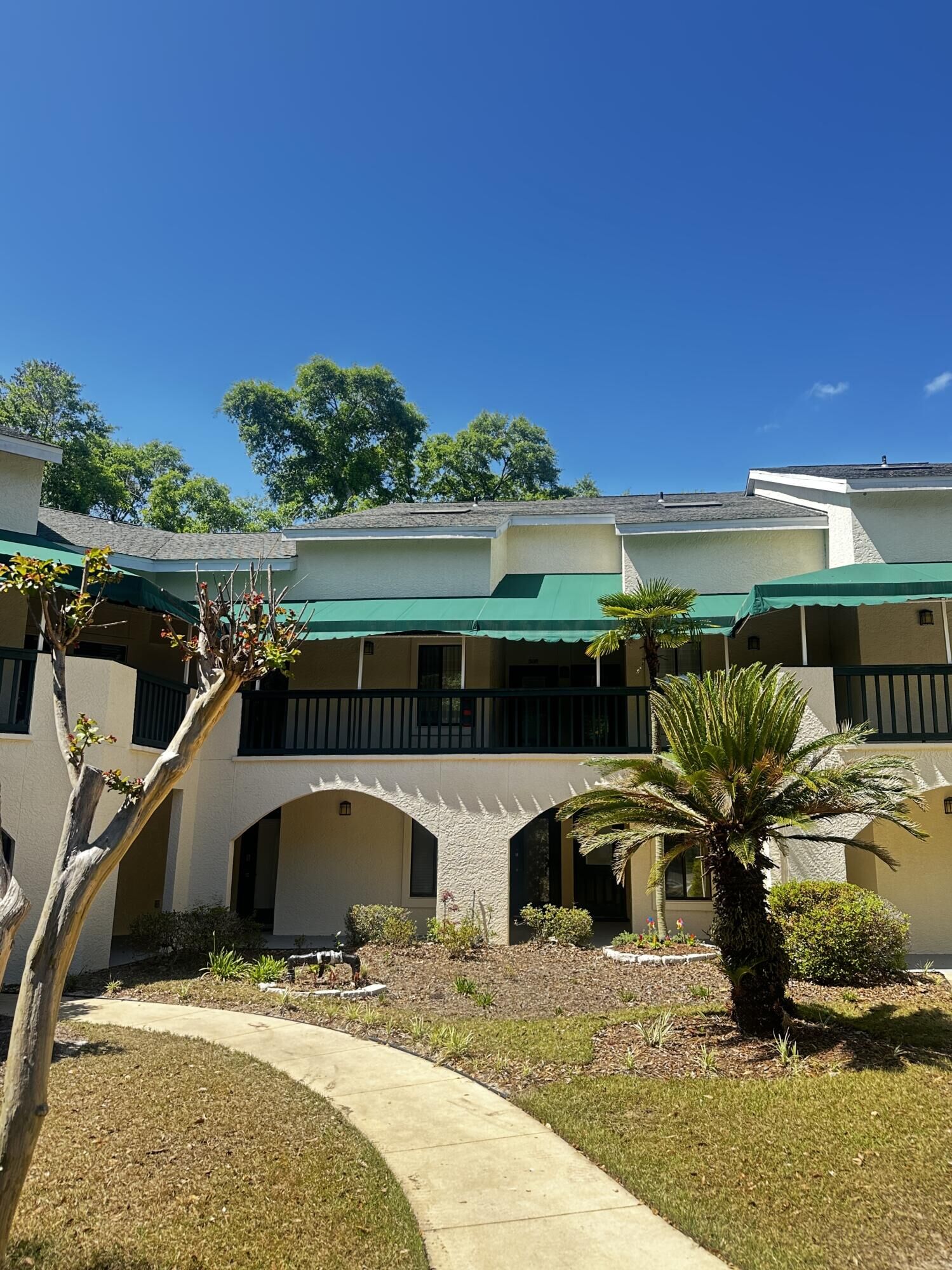 Property Photo:  308 Westlake Court 308  FL 32578 