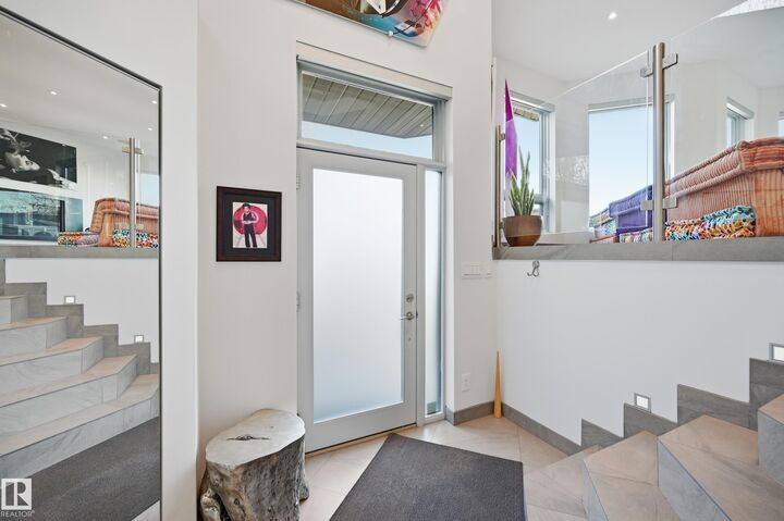 Property Photo:  10065 90 Avenue NW  AB T6E 4X2 