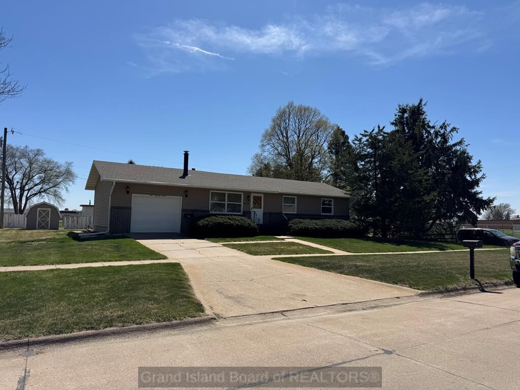 Property Photo:  412 H St  NE 68818 