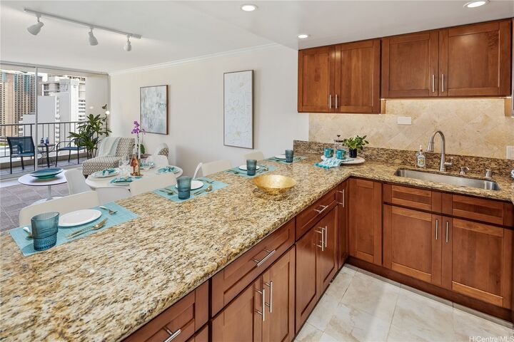 Property Photo:  400 Hobron Lane 2309  HI 96815 