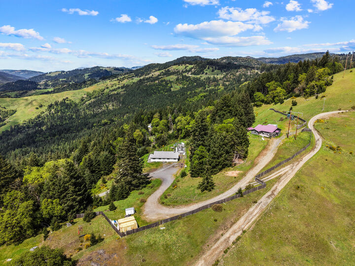 Property Photo: 480 Sabertooth Road CA 95525