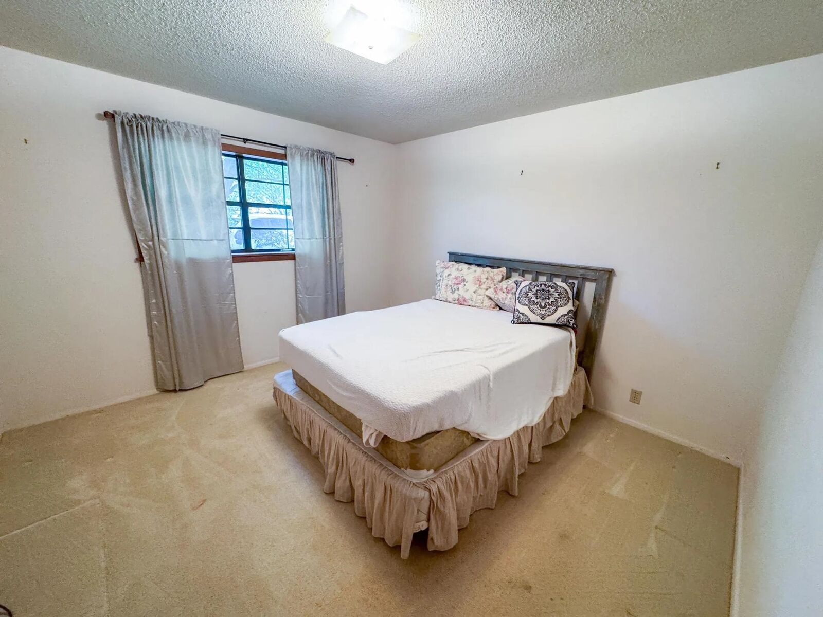 Property Photo:  401 E Broad Street  TX 75563 