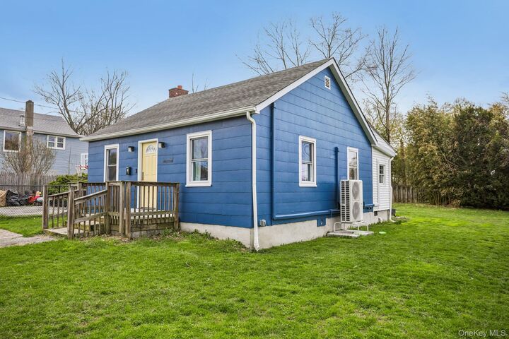 Property Photo:  5 Huguenot Road  NY 10512 