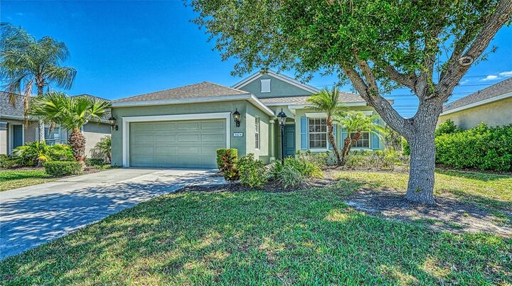 Property Photo:  1424 Blue Horizon Circle  FL 34208 