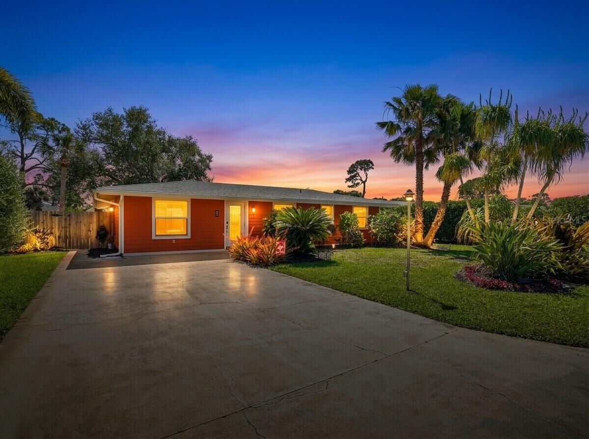 Property Photo:  1129 Riviera Street  FL 34285 