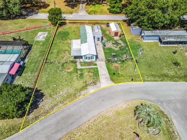 Property Photo:  10114 SE 24th St  FL 33597 