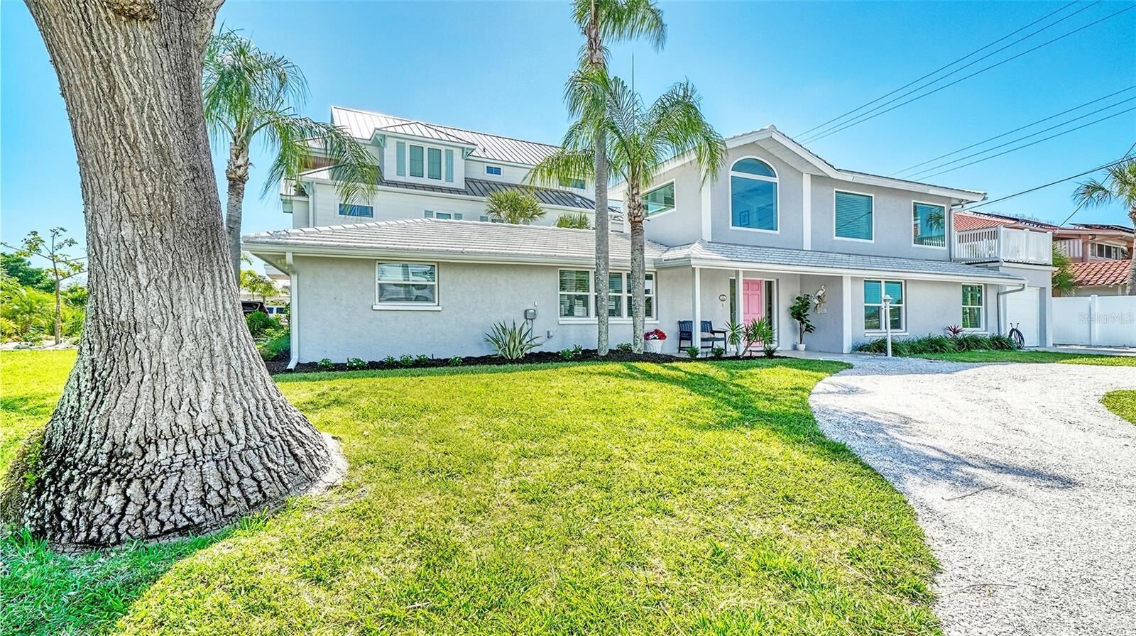 Property Photo:  404 S Polk Drive  FL 34236 