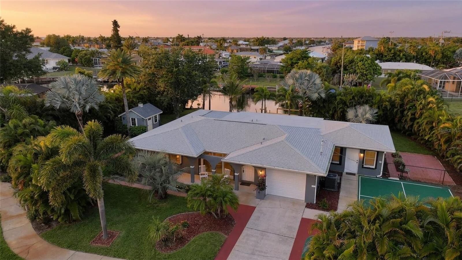 Property Photo:  104 Free Court SE  FL 33952 