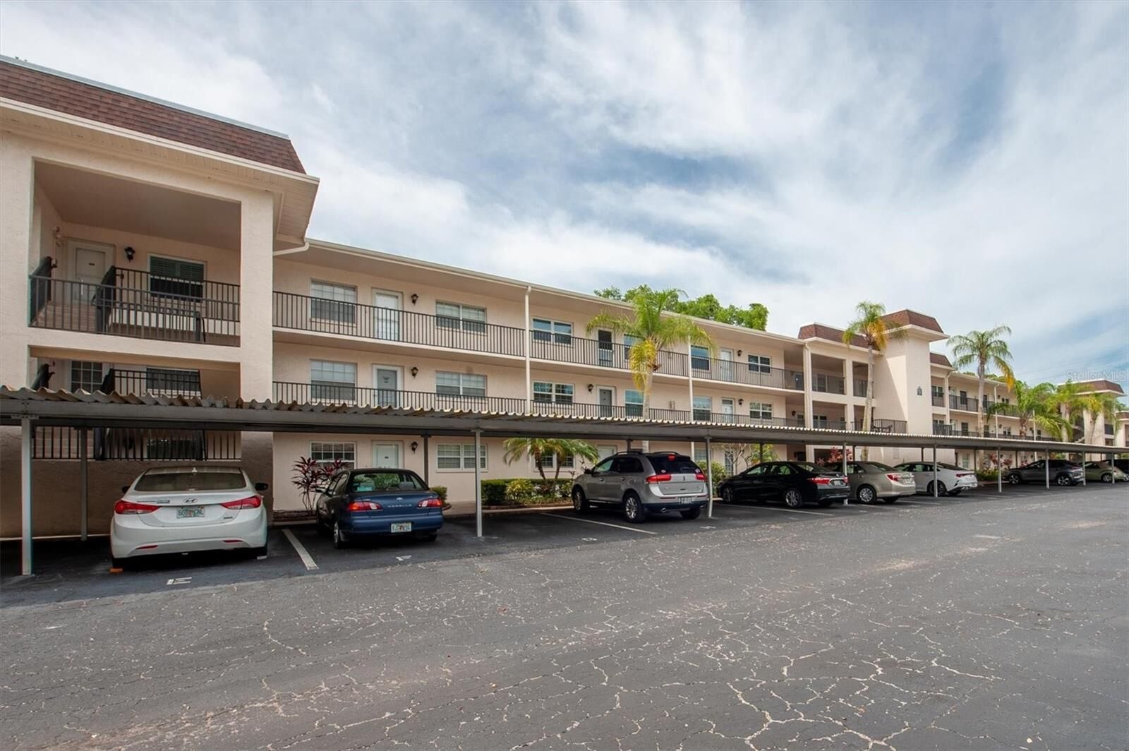 Property Photo:  845 Maple Court 103  FL 34698 