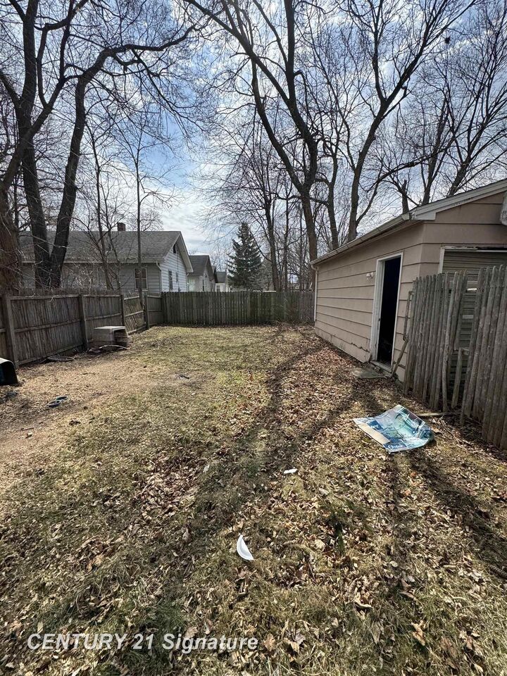 Property Photo:  2007 W Genesee Avenue  MI 48602 