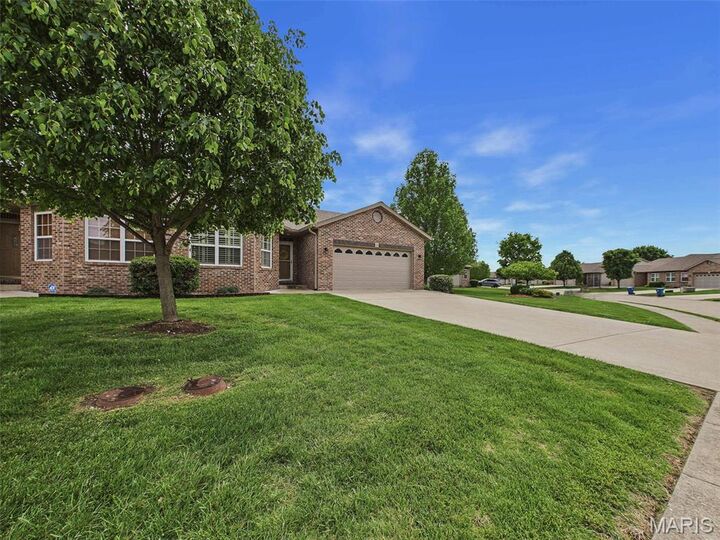 Property Photo:  44 Brooks Drive  IL 62010 