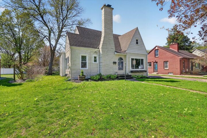 Property Photo:  1422 Reycraft Drive  MI 49001 