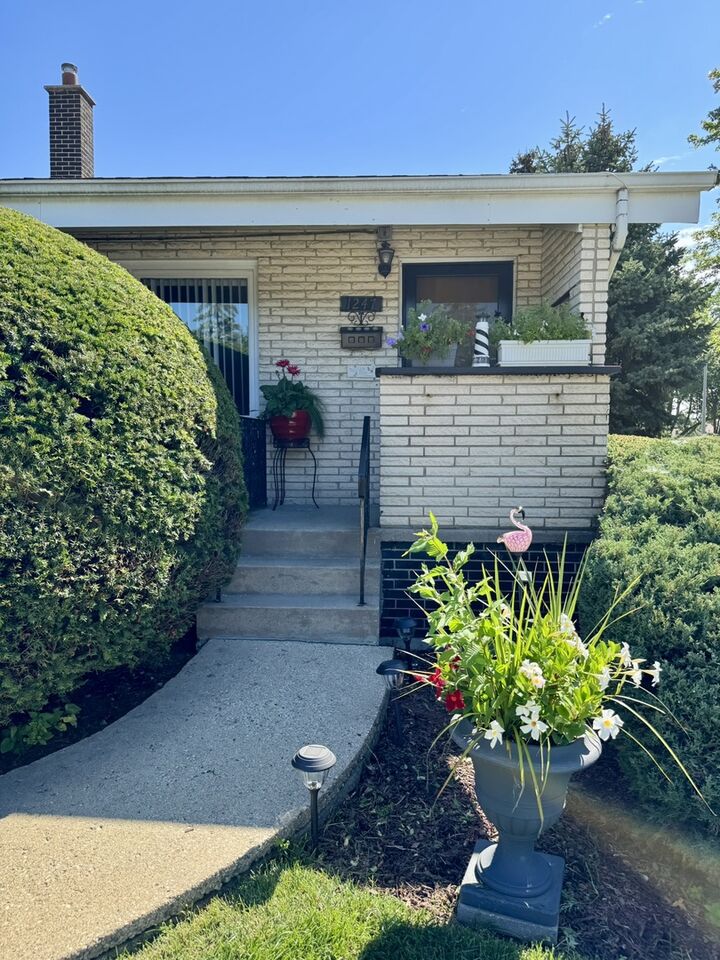 Property Photo:  1247 S Mannheim Road 3  IL 60154 