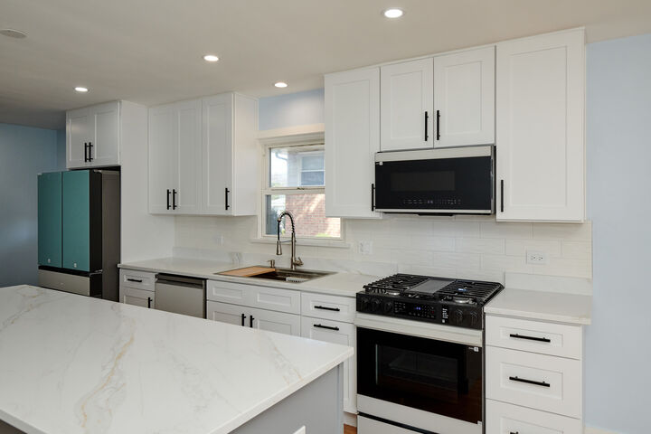 Property Photo:  8544 W Roseview Drive  IL 60714 