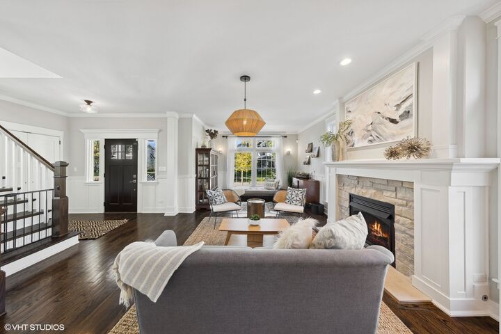 Property Photo:  433 S Kensington Avenue  IL 60525 