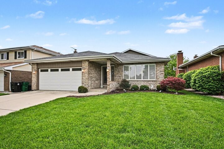 Property Photo:  1452 Concord Avenue  IL 60154 
