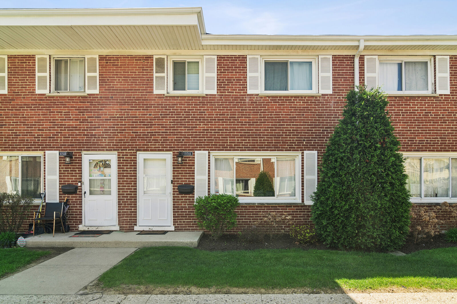 Property Photo:  1058 N Boxwood Drive A  IL 60056 