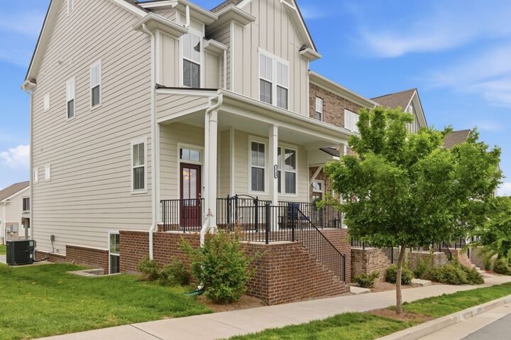 Property Photo:  1746 Park Terrace Ln  TN 37135 