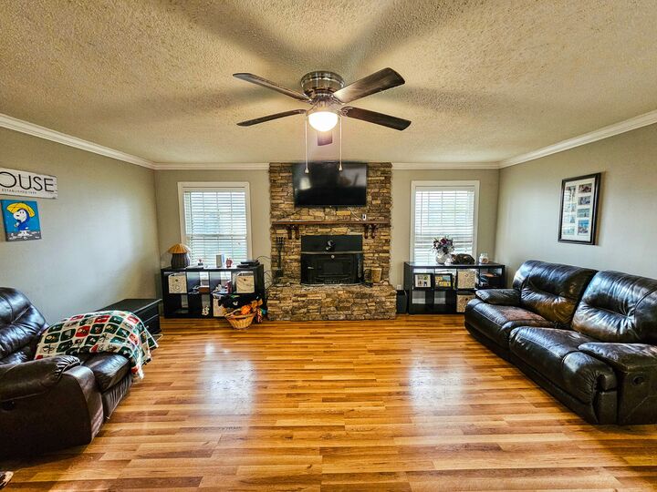 Property Photo:  206 Hilltop Dr  TN 37160 